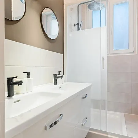 La Rive Proche Centre Historique