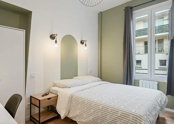 La Rive Proche Centre Historique