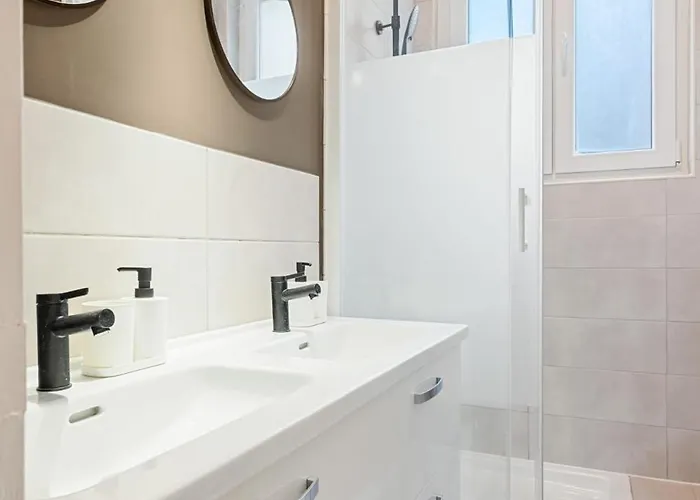 La Rive Proche Centre Historique